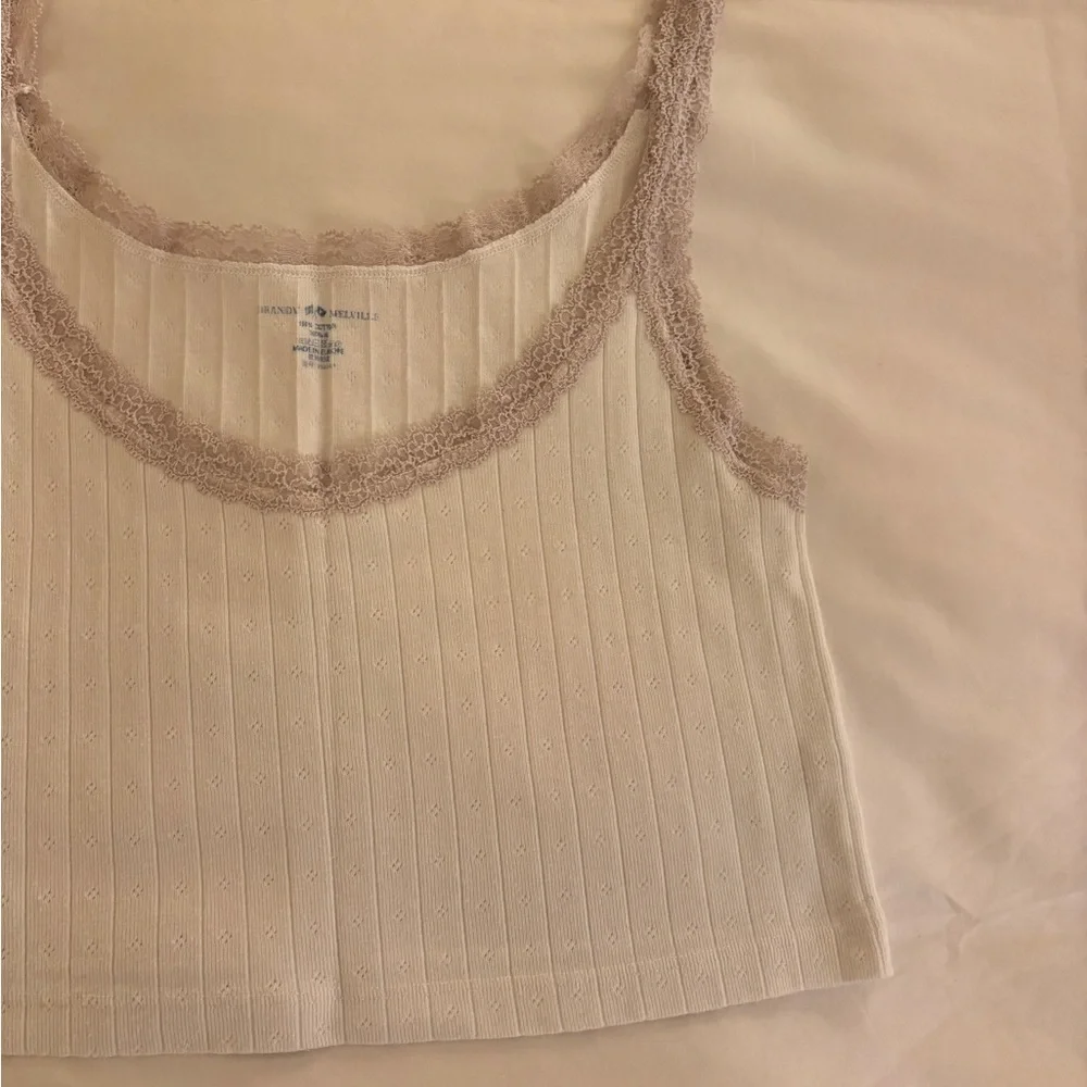 Brandy Melville pointelle lace cami white Chic Cream Lace Trim Tank Top - Picture 3 of 4